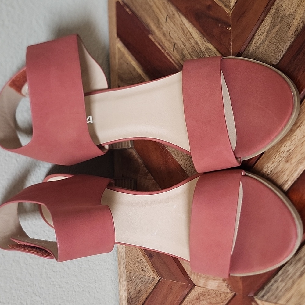Soda heels shoes size 10